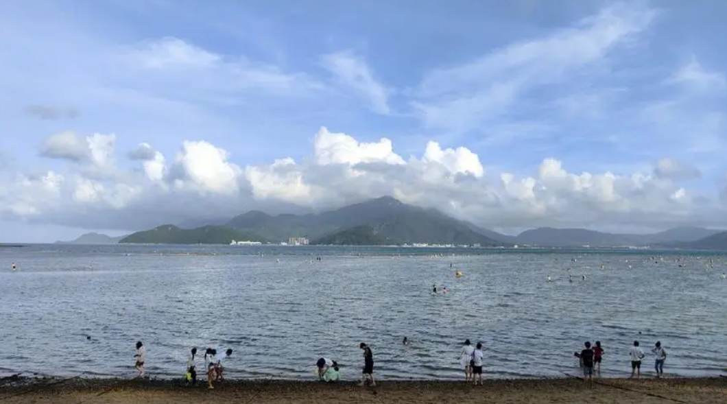 海邊沙灘防偷渡、防溺水監(jiān)控使用球形轉(zhuǎn)臺(tái)設(shè)備的優(yōu)勢(shì)包括哪些！